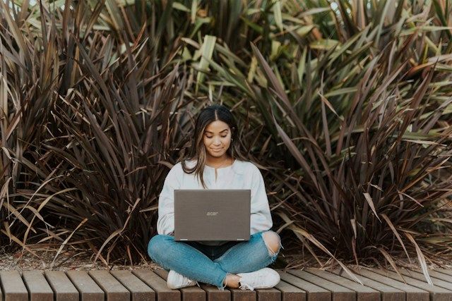 windows-VMPhyAoVqqk-unsplash.jpg
